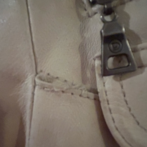 Vintage Danier leather biker jacket. Classic look & tailored fit - Picture 5 of 5